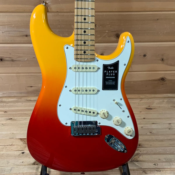 Guit elect Fender Stratocaster Player MN Capri Orange
