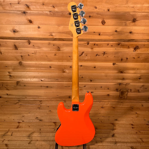 Squier Classic Vibe 60's Jazz Bass - Tahitian Coral