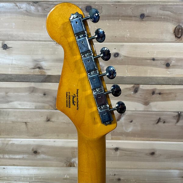 Squier Limited Edition Classic Vibe 60s Stratocaster HSS Electric Guitar - Sienna Sunburst