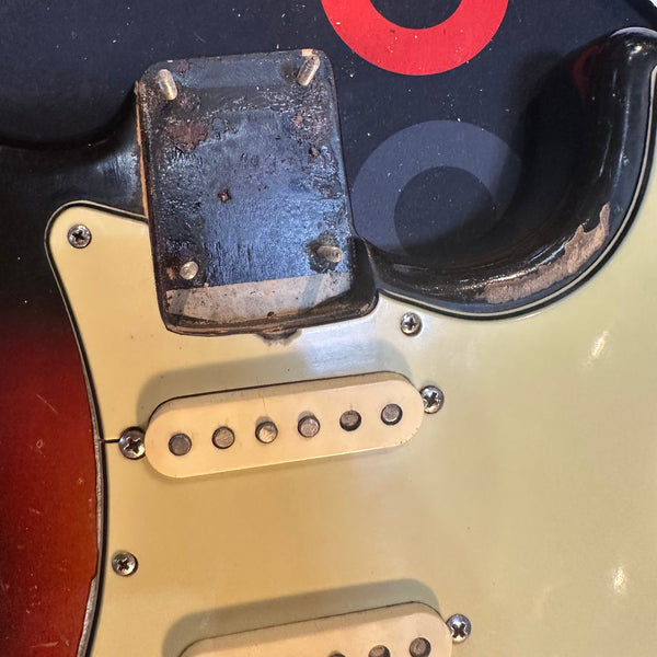 Fender Vintage 1961 Stratocaster Electric Guitar USED - 3 Tone Sunburst
