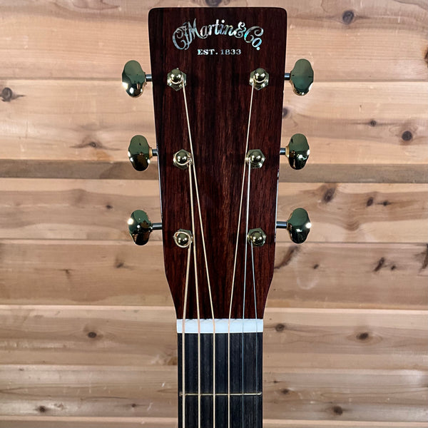 Martin D-18 Modern Deluxe Acoustic Guitar - Natural