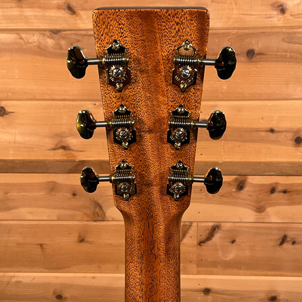 Martin D-18 Modern Deluxe Acoustic Guitar - Natural