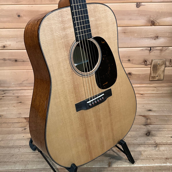 Martin D-18 Modern Deluxe Acoustic Guitar - Natural