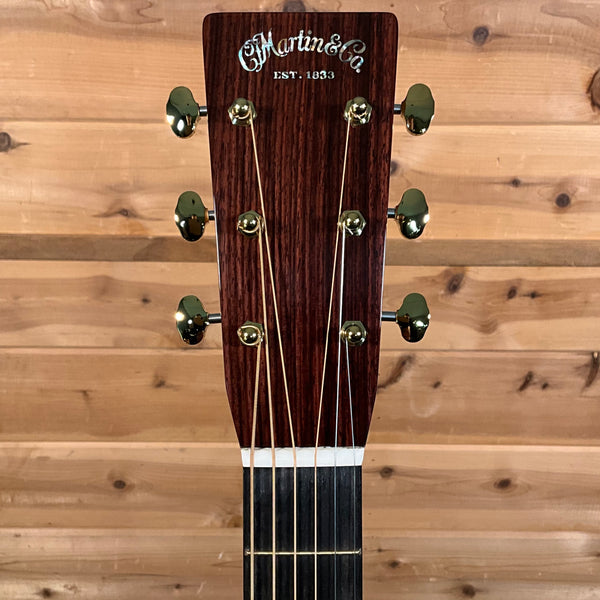 Martin D-28 Modern Deluxe Acoustic Guitar - Natural