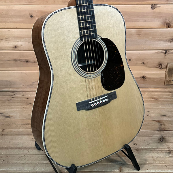 Martin D-28 Modern Deluxe Acoustic Guitar - Natural