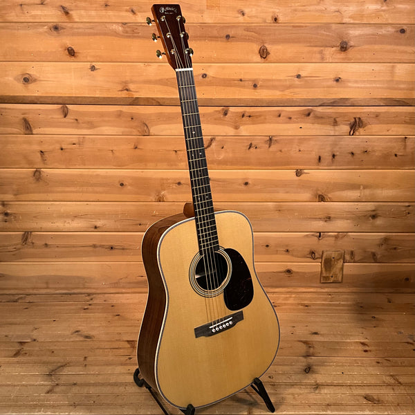 Martin D-28 Modern Deluxe Acoustic Guitar - Natural