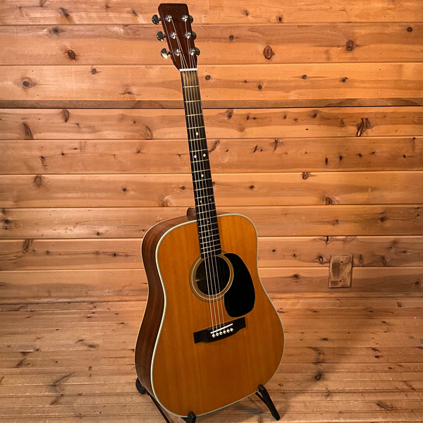 Martin 1975 D-28 Acoustic Guitar USED - Natural