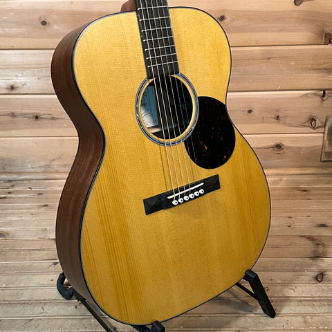 Martin Shawn Mendes 000-10E Acoustic Guitar - Natural