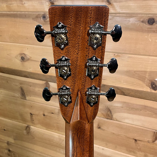 Martin OM-28 Acoustic Guitar - Natural