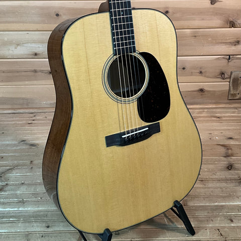 Martin Super D-18 Acoustic Guitar - Natural