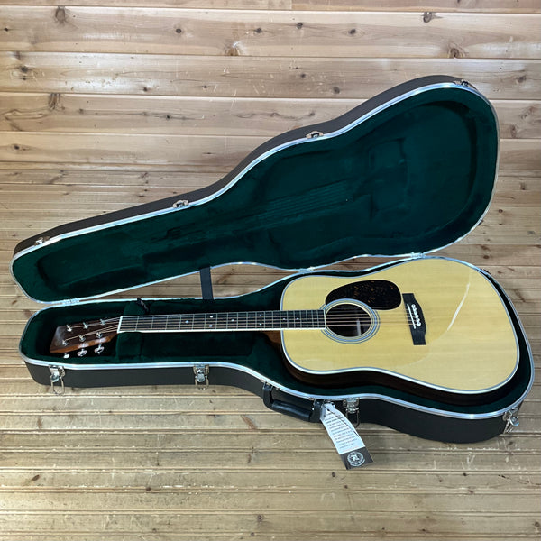 Martin D-35 Acoustic Guitar - Natural