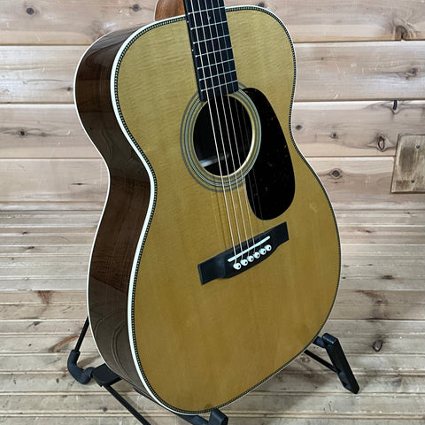 Martin 00-28 Acoustic Guitar - Natural