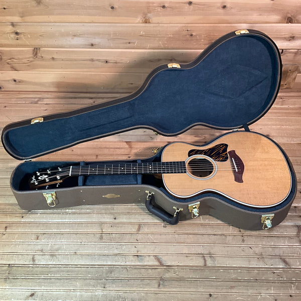 Taylor Gold Label 512e Acoustic Guitar - Natural