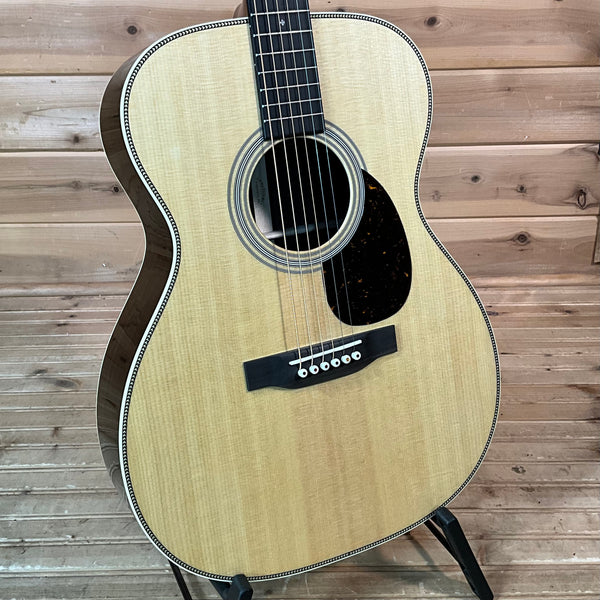 Martin OM-28 Acoustic Guitar - Natural