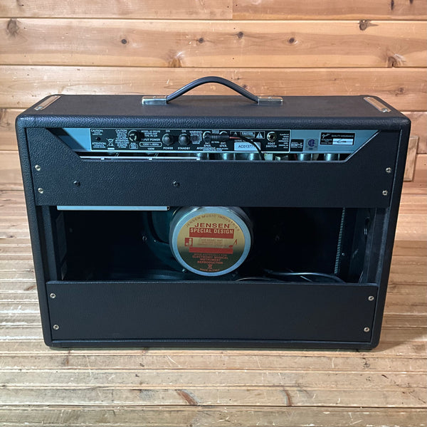 Fender 1965 Deluxe Reverb Guitar Amplifier Reissue USED