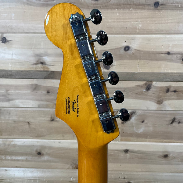 Squier Limited Edition Classic Vibe 60s Stratocaster HSS Electric Guitar - Sienna Sunburst