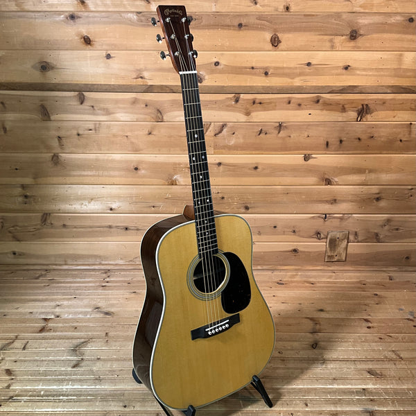 Martin D-28 Acoustic Guitar - Natural