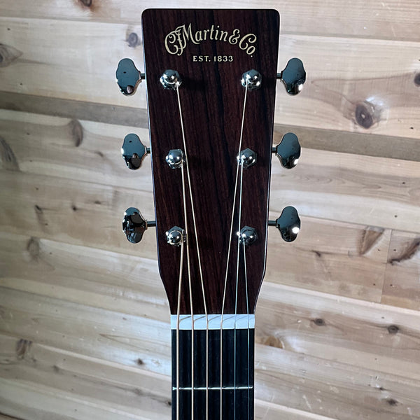 Martin 00-18 Acoustic Guitar - Natural
