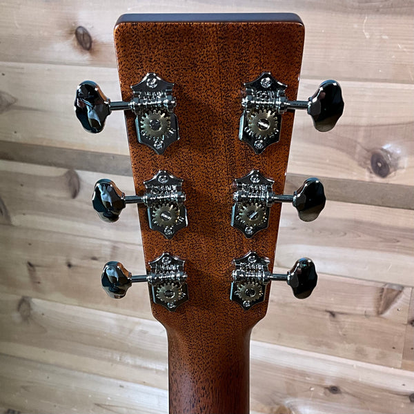 Martin 00-18 Acoustic Guitar - Natural