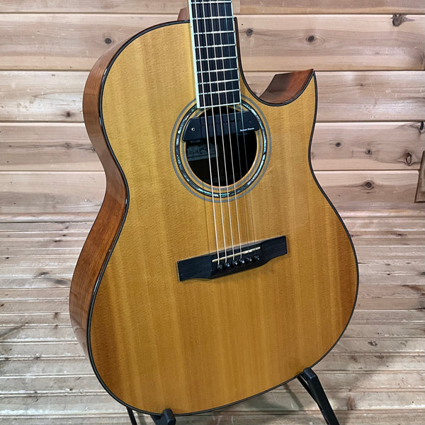 Larrivee C-05 Cutaway Acoustic Guitar USED - Natural