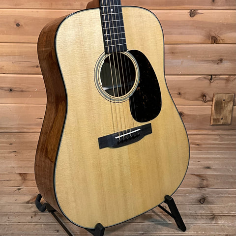 Martin D-18E Acoustic Guitar - Natural