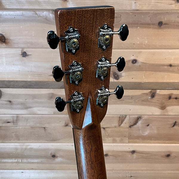 Martin M-28 Acoustic Guitar - Natural