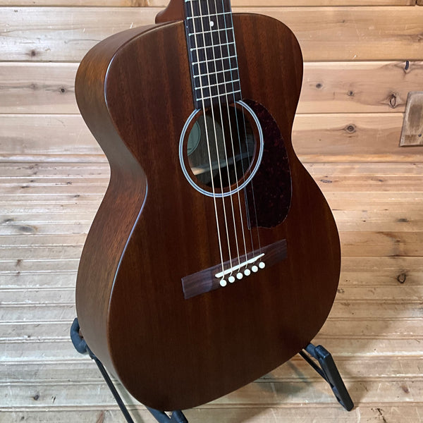Guild M-20 Acoustic Guitar - Natural