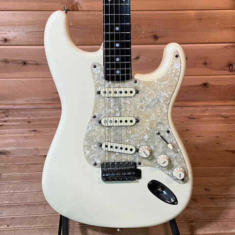 Fender 1985 Stratocaster Electric Guitar USED - Olympic White