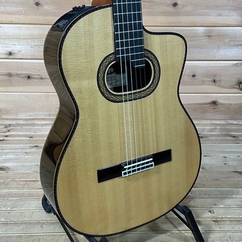Takamine TH90 Classical Acoustic Guitar - Natural