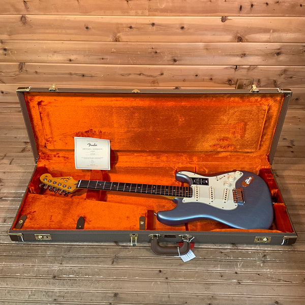 Fender American Ultra Luxe Vintage 60's Stratocaster Electric Guitar - Ice Blue Metallic