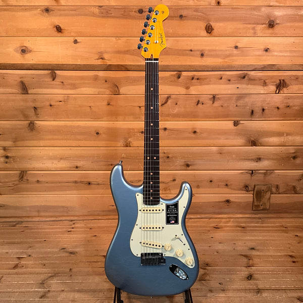 Fender American Ultra Luxe Vintage 60's Stratocaster Electric Guitar - Ice Blue Metallic