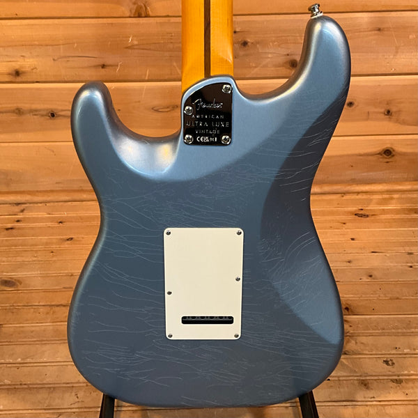Fender American Ultra Luxe Vintage 60's Stratocaster Electric Guitar - Ice Blue Metallic