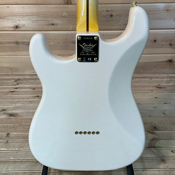 Fender Limited Edition 1954 HardTail Stratocaster Deluxe Closet Classic Electric Guitar - Super Faded Aged Shell Pink