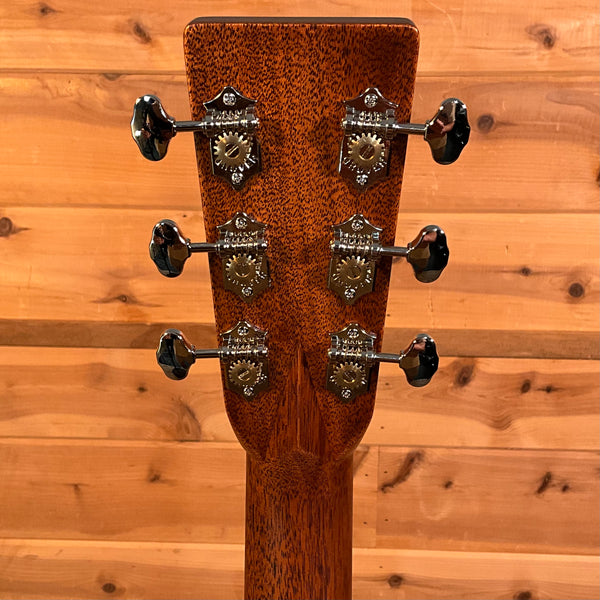 Martin D-28 Acoustic Guitar - Natural