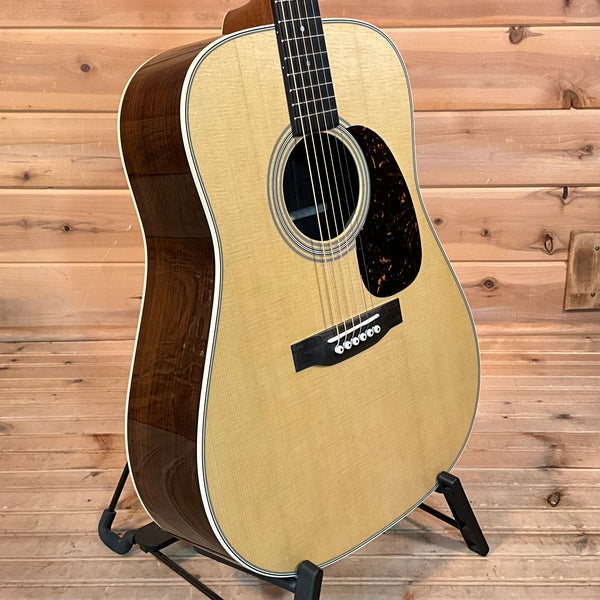 Martin D-28 Acoustic Guitar - Natural
