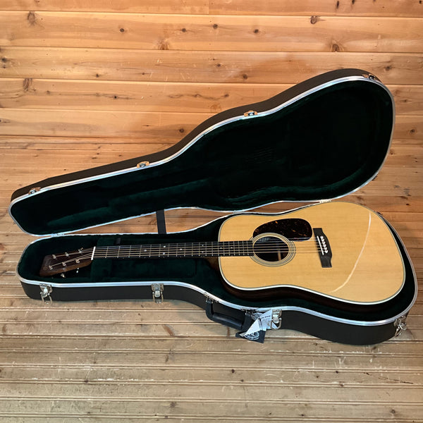 Martin D-28 Acoustic Guitar - Natural