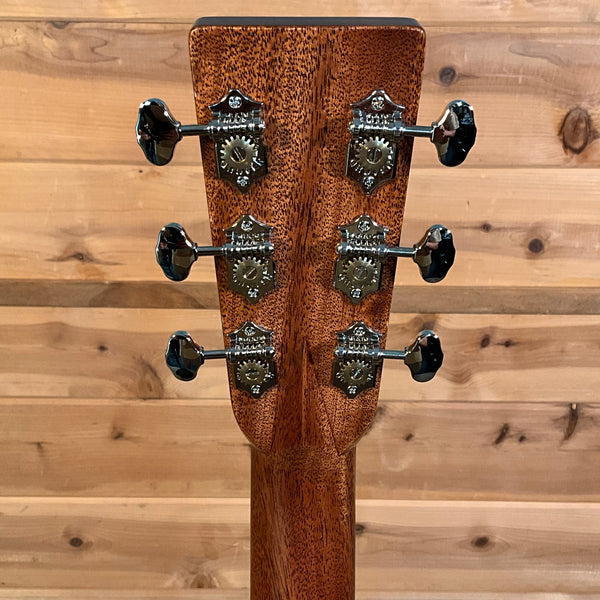 Martin D-28 Acoustic Guitar - Natural