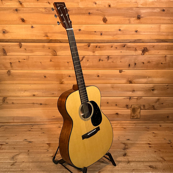Martin 000-18 Acoustic Guitar - Natural