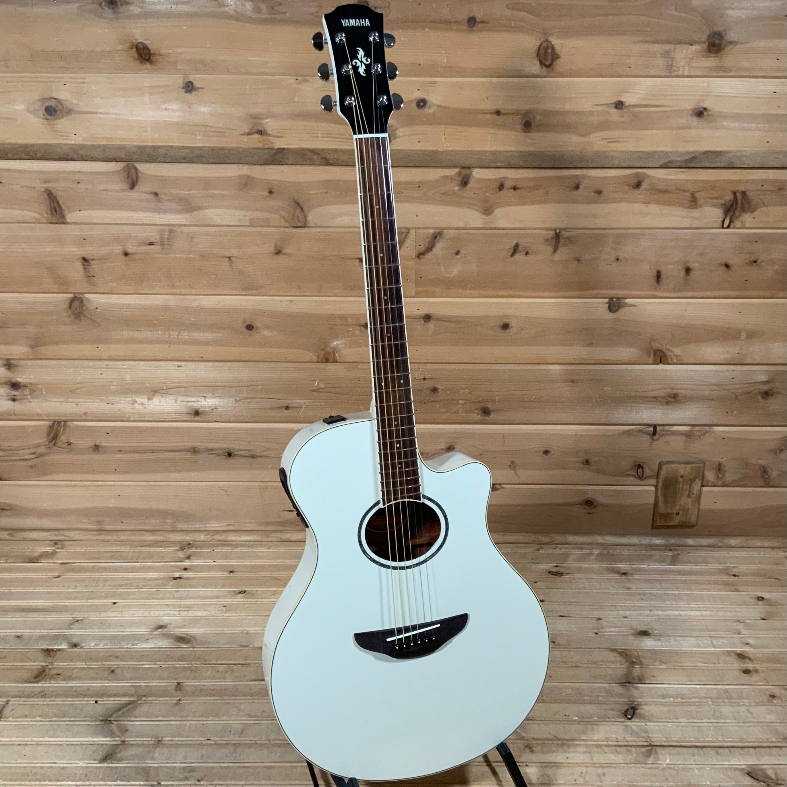 Yamaha APX600 Acoustic-Electric Guitar - Vintage White STAGE ESSENTIALS  BUNDLE