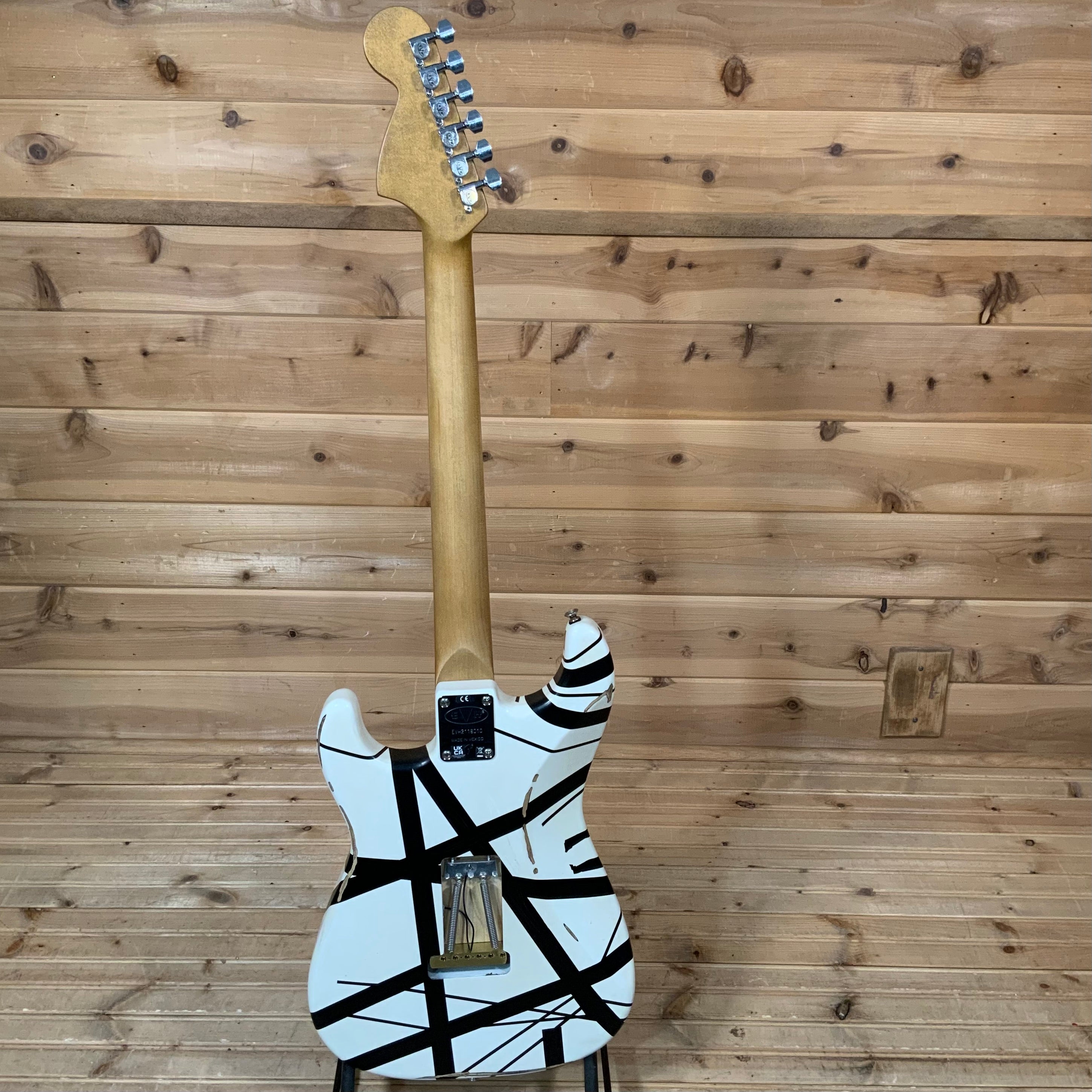 Eruption　Striped　エレキギター　with　EVH　Stripes　Relic　Black　Series　White　'78　通販