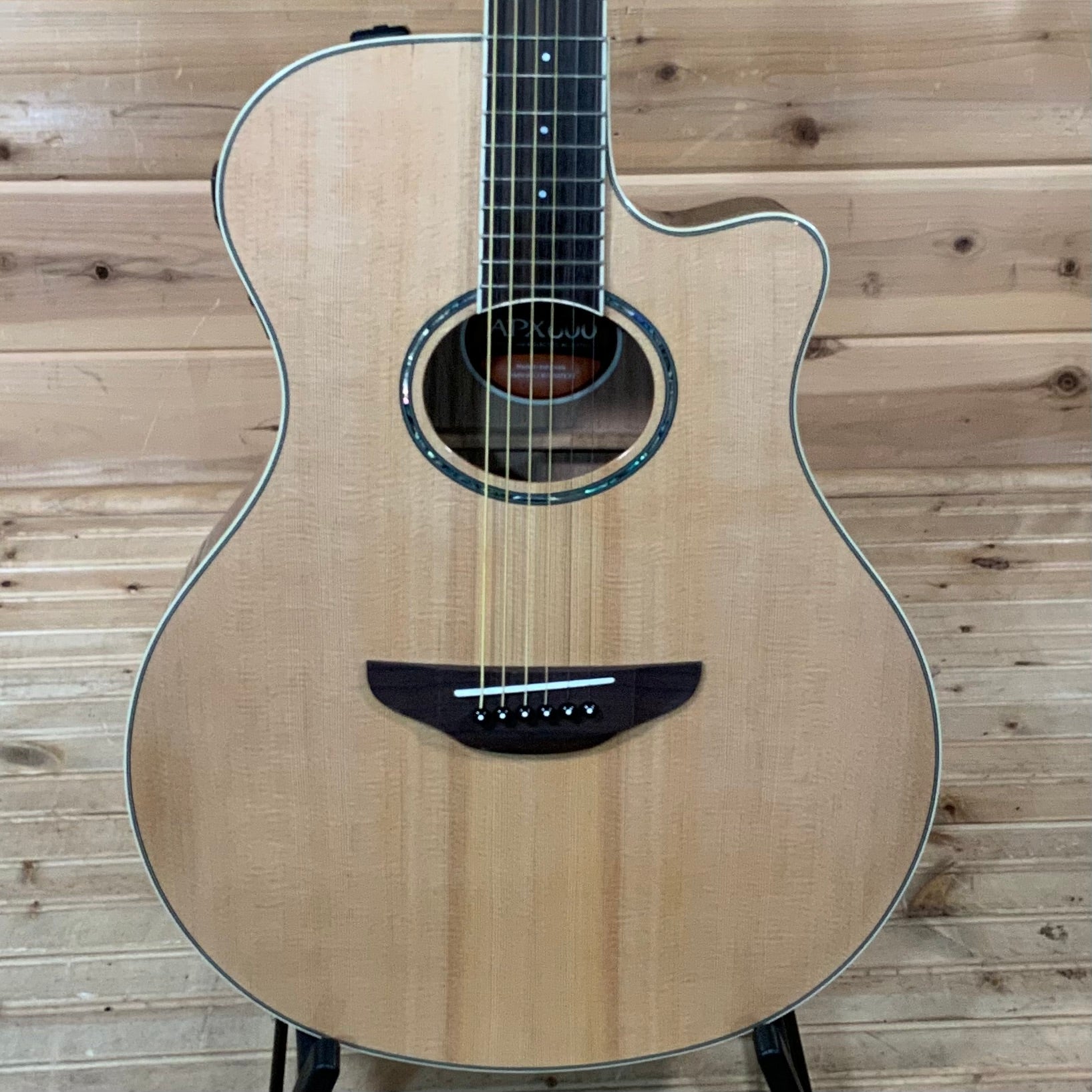 Yamaha APX600 Thinline Acoustic Guitar - Natural - Huber Breese Music