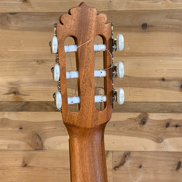 Manuel Rodriguez Caballero 10 Classical Guitar B-STOCK - Natural