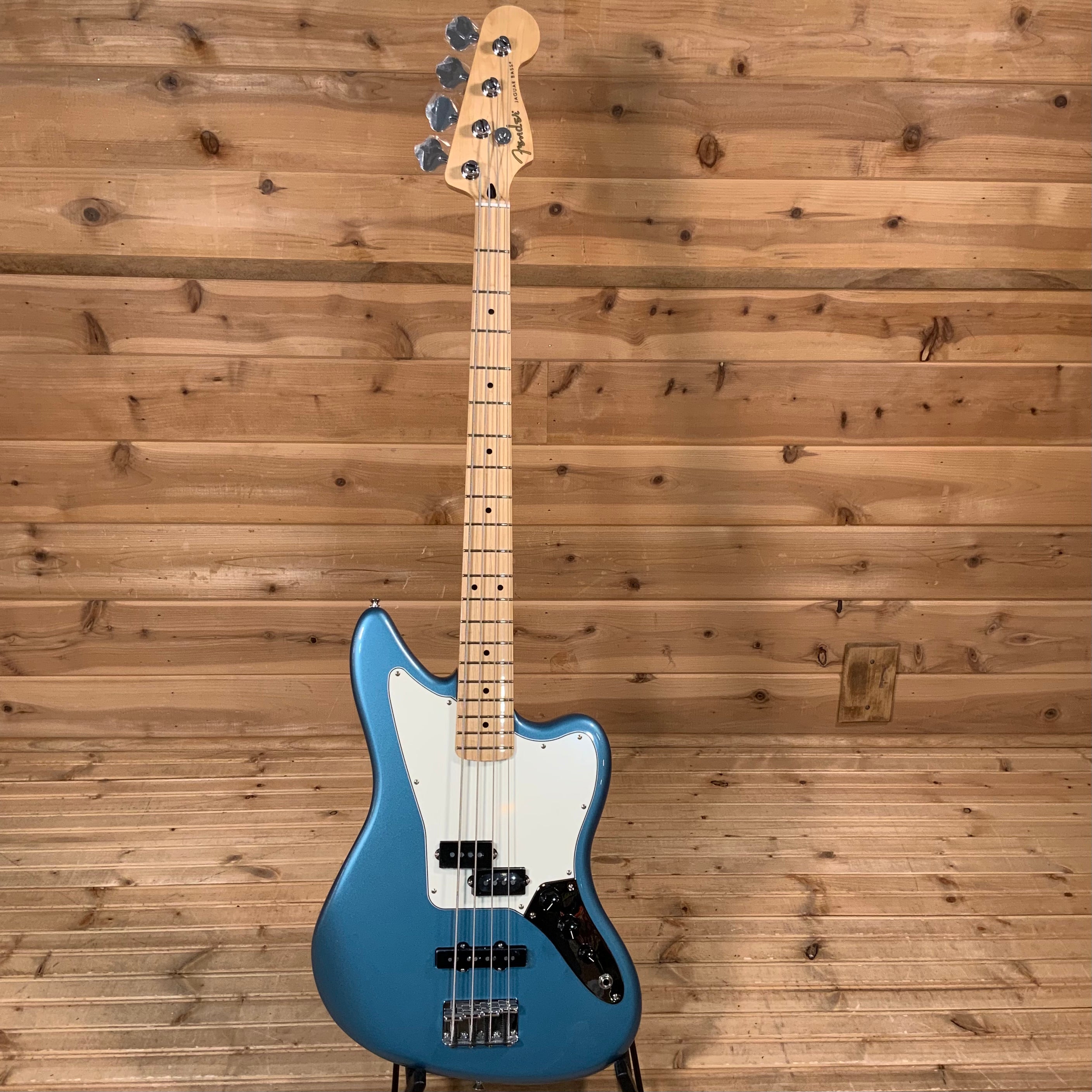 Fender player deals series jaguar bass